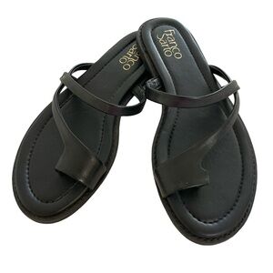 Sexy black Franco Sarto toe loop flat sandals. Worn once, sz 6.5 excellent cond.